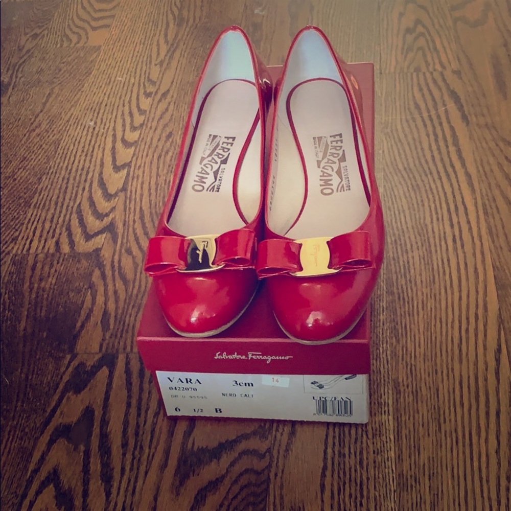 Authentic Salvatore Ferragamo Vara shoes.